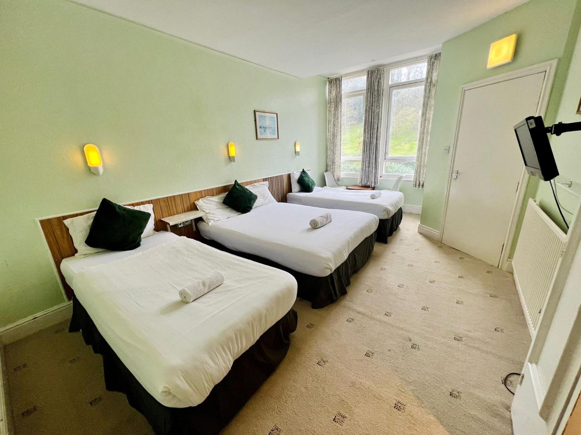 Green Gables Hotel Скарбъро Стая снимка