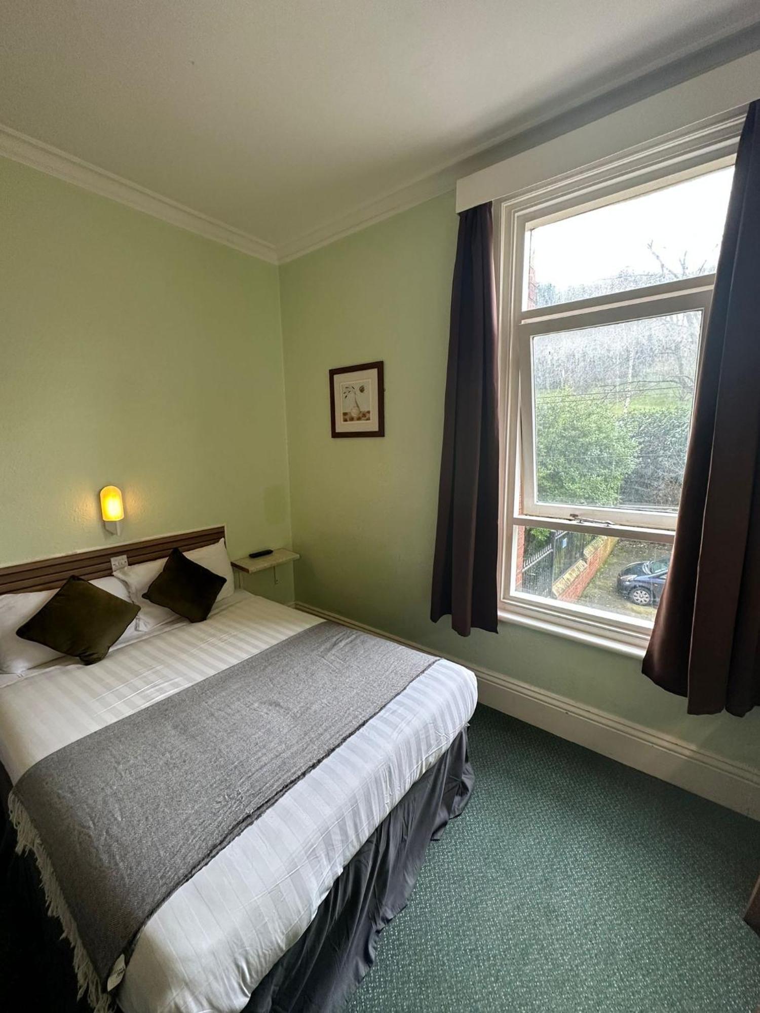Green Gables Hotel Скарбъро Стая снимка