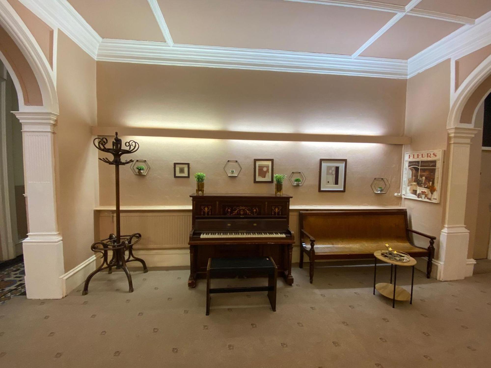 Green Gables Hotel Скарбъро Екстериор снимка