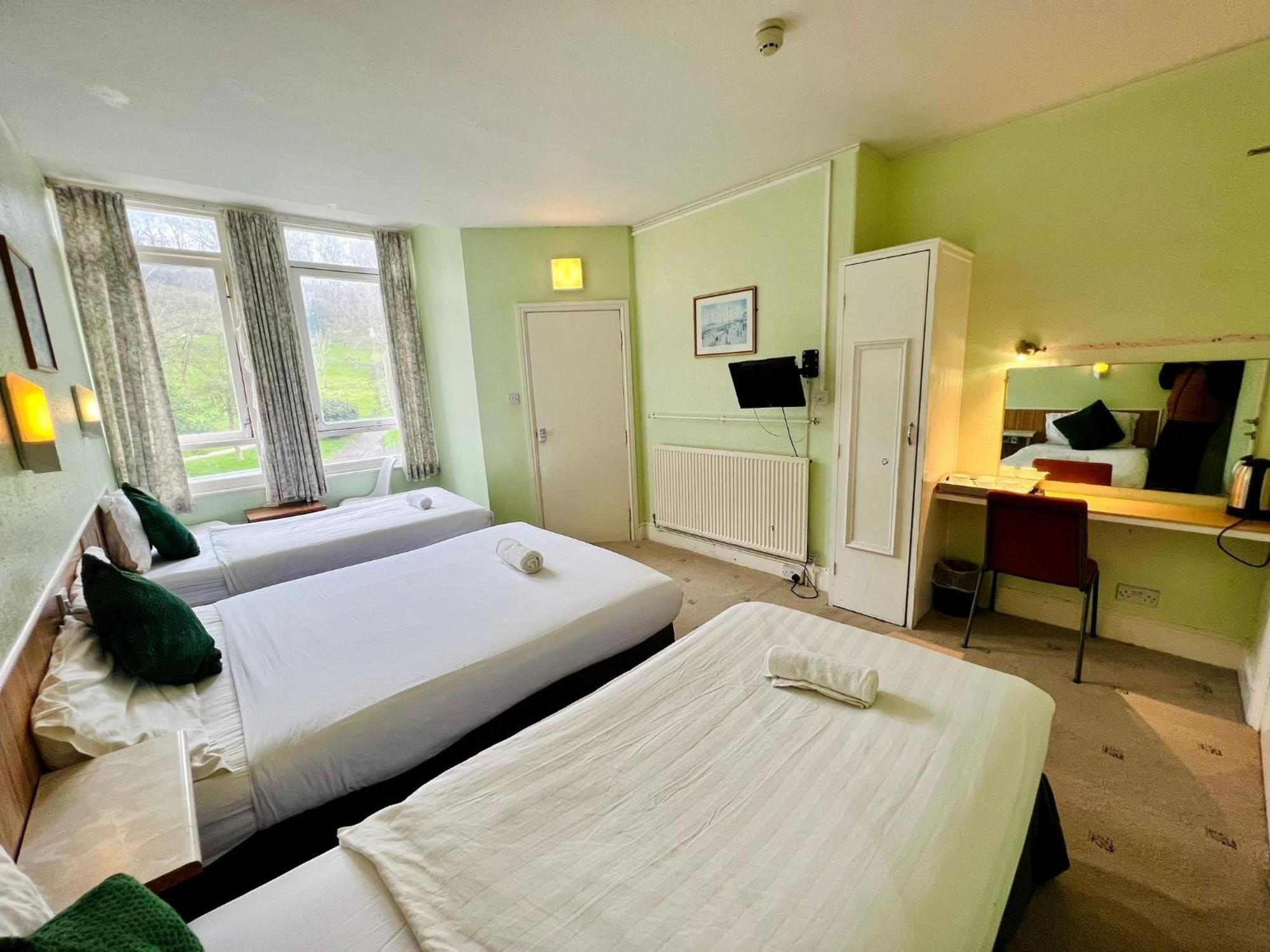 Green Gables Hotel Скарбъро Стая снимка