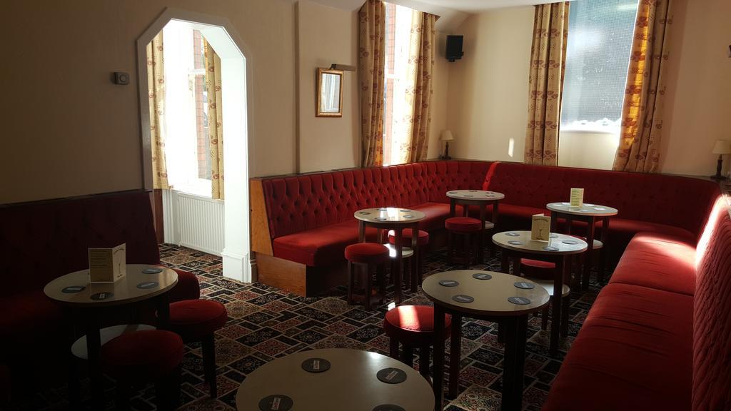 Green Gables Hotel Скарбъро Екстериор снимка