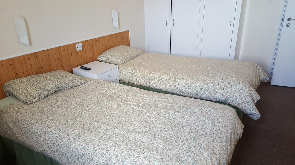 Green Gables Hotel Скарбъро Стая снимка