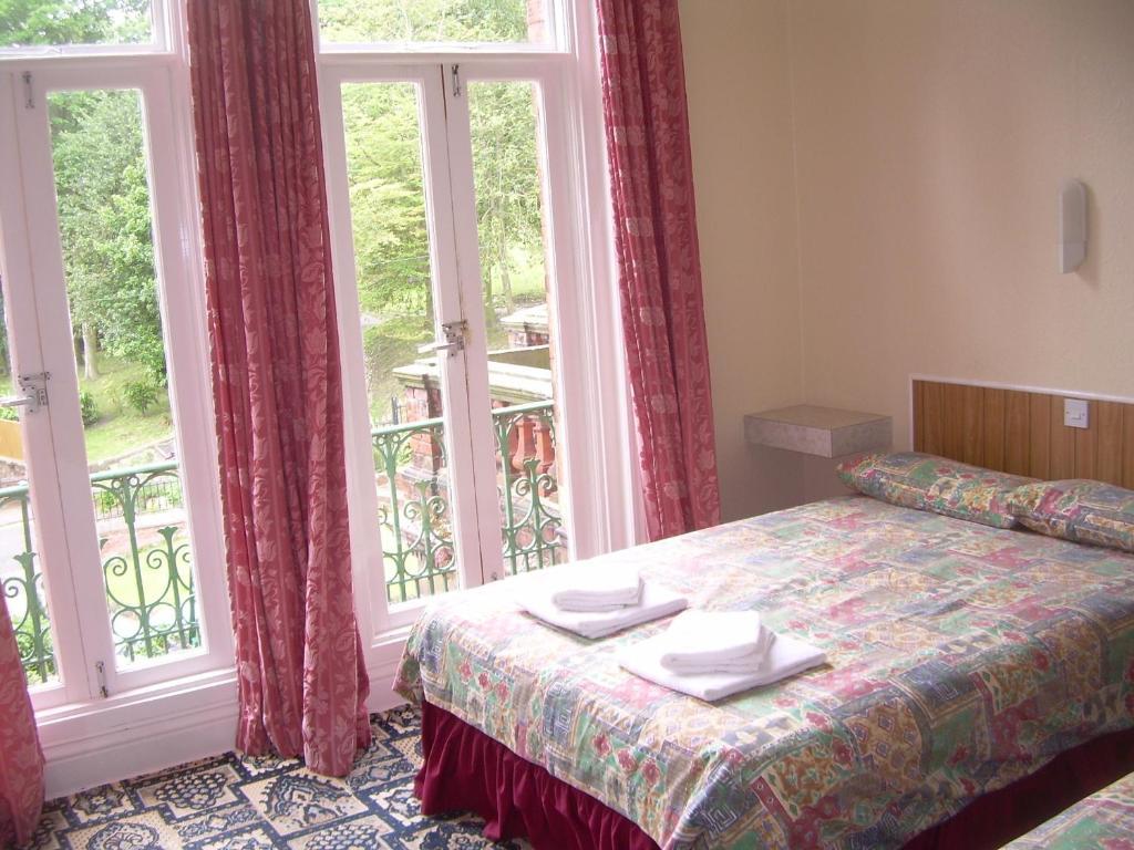 Green Gables Hotel Скарбъро Стая снимка