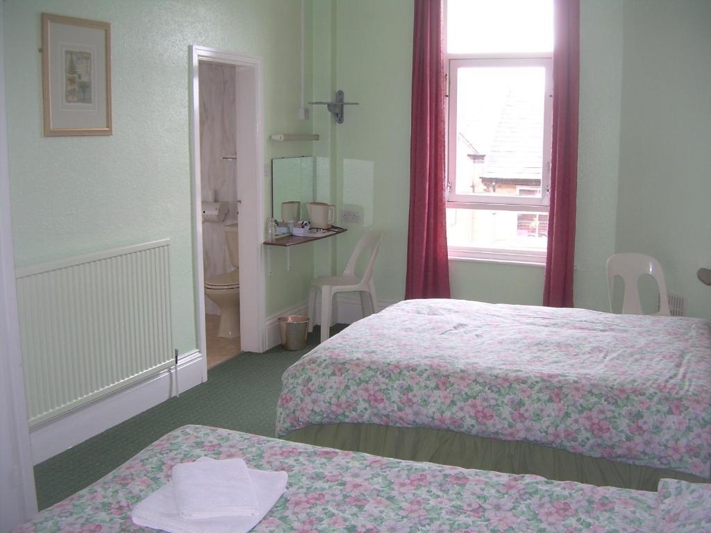 Green Gables Hotel Скарбъро Стая снимка