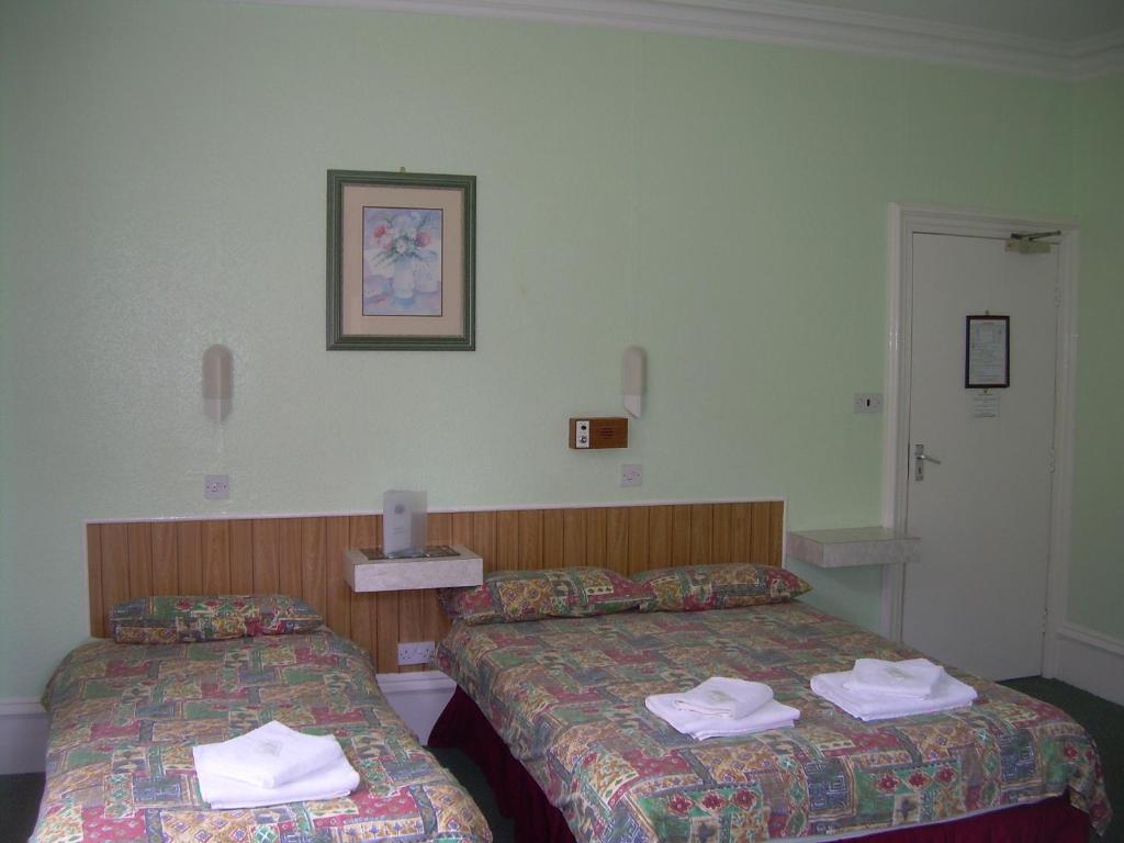 Green Gables Hotel Скарбъро Стая снимка