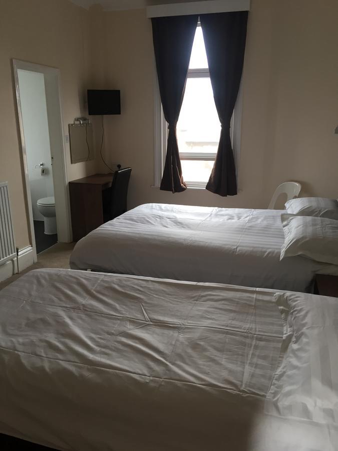 Green Gables Hotel Скарбъро Екстериор снимка